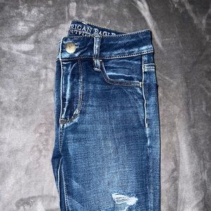 Dark washed Ripped skinny jeans<3